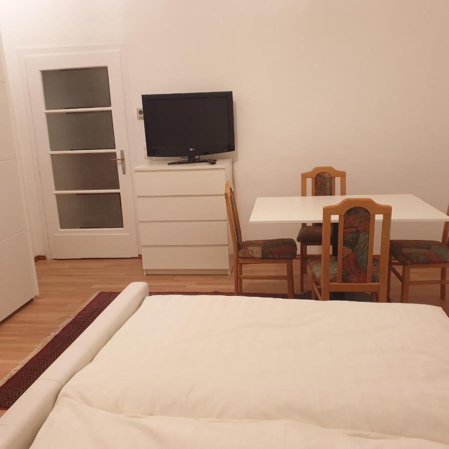 Weisses Appartement Vienna Exterior photo